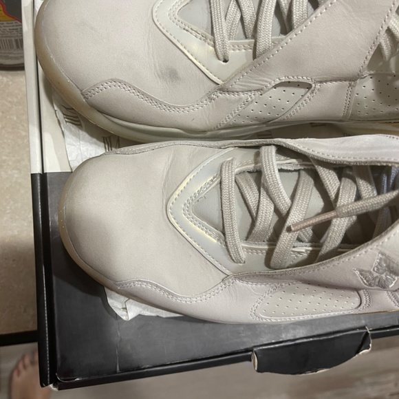 Jordan Champagne 8s main image 4